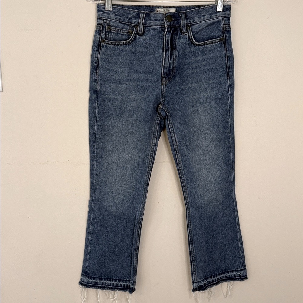 Free People Classic Blue Denim Jeans medium wash button zip raw hem mid rise 25”